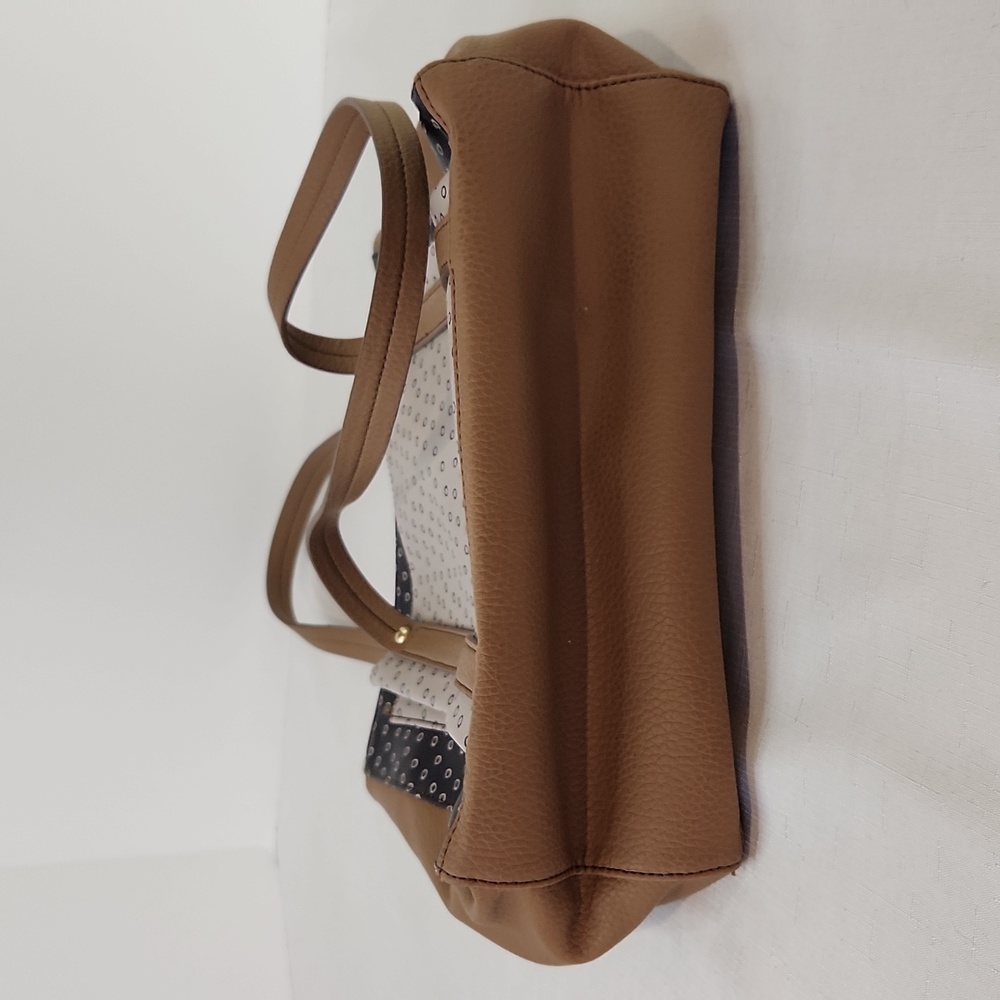Relic by Fossil Bailey shoulder bag. Size 14 X 11" - Picture 7 of 10